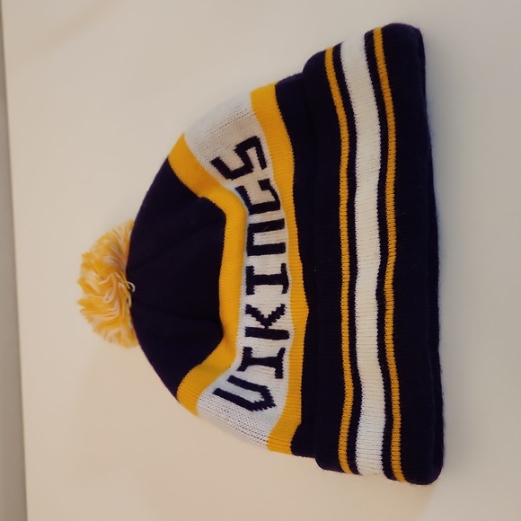 🏈 NFL Minnesota Vikings hat / tuque / beannie - Picture 2 of 7
